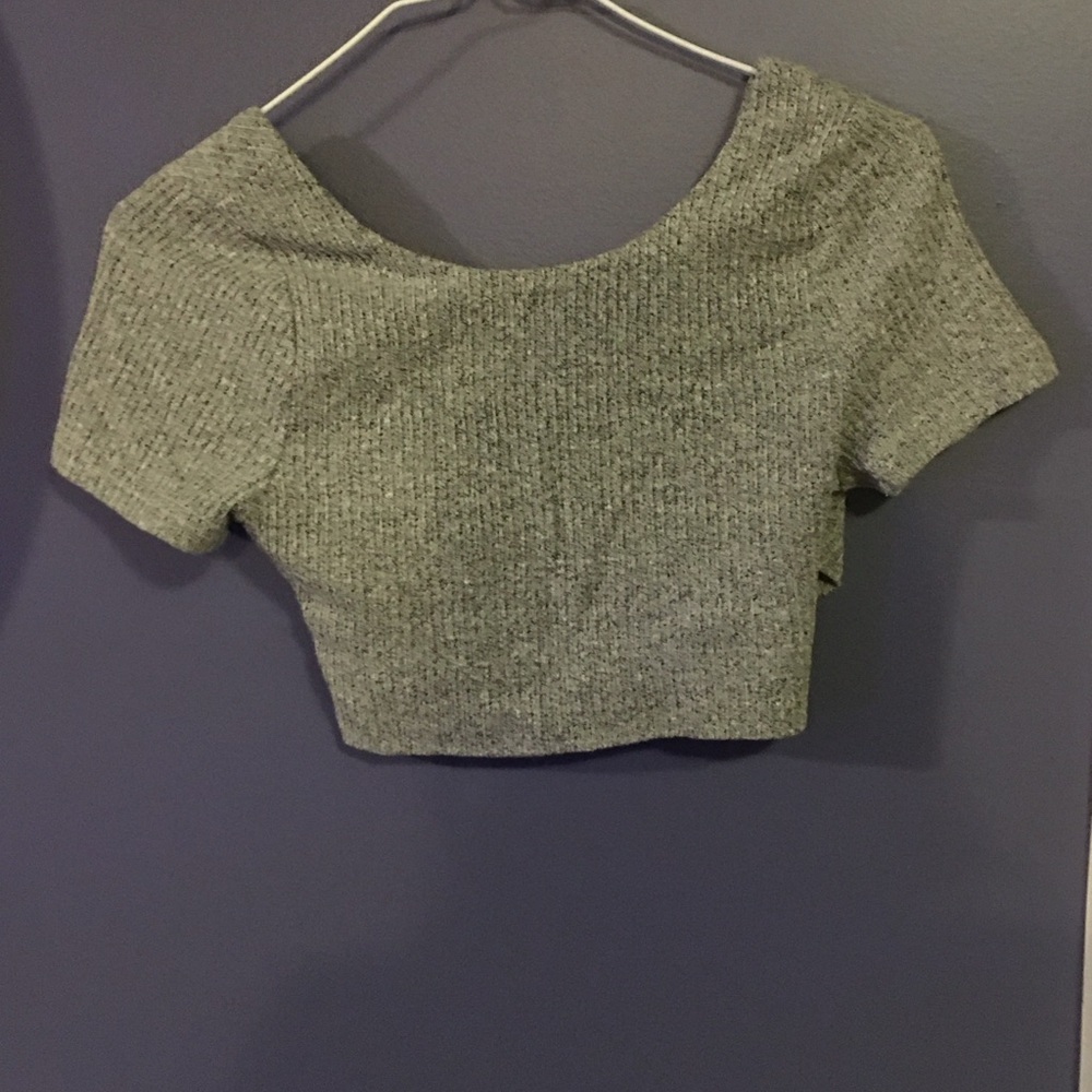L'ATISTE Gray Ribbed Crop Top - Picture 2 of 3